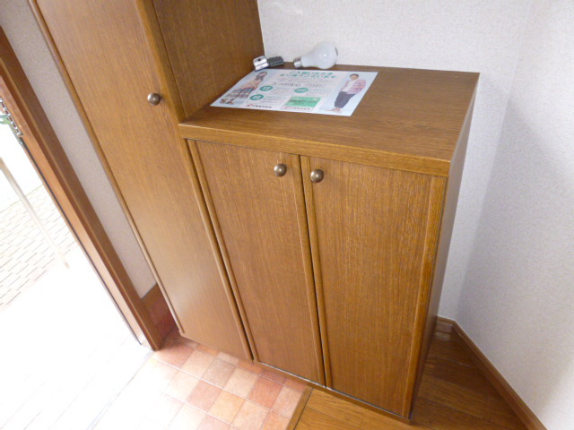 ニューコーポ小松Ａの玄関|シューズボックス