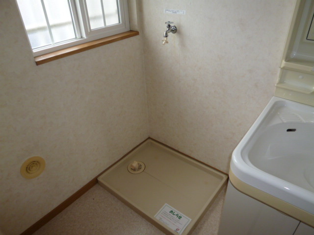 ニューコーポ小松Ａのその他|洗濯機置き場