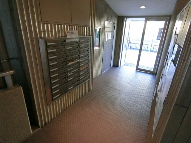 シャンボール舞子のエントランス