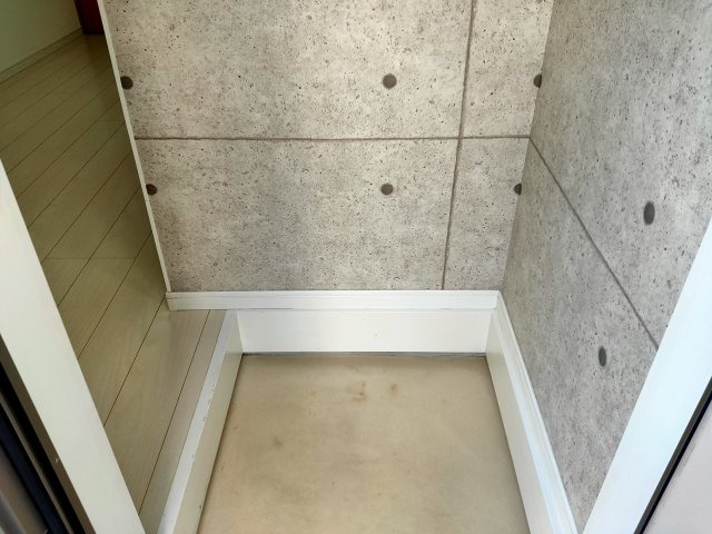 フローラ新小岩の玄関
