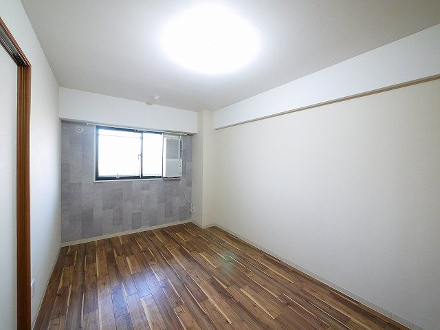 東亜シティプラザの内装|明るい色調の室内です