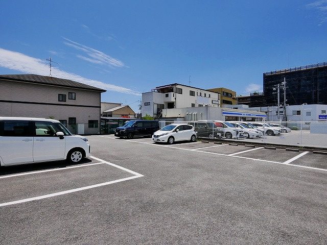 東亜シティプラザの駐車場