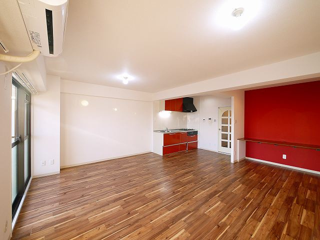 東亜シティプラザの居間・リビング|ゆったり過ごせるリビングです