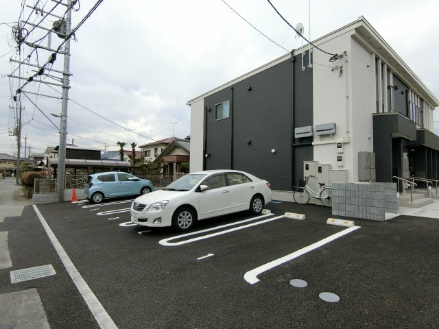 エバープレイスの駐車場