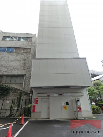 板橋仲宿パーク・ホームズの駐車場