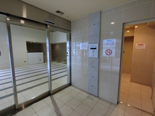 【エントランス】