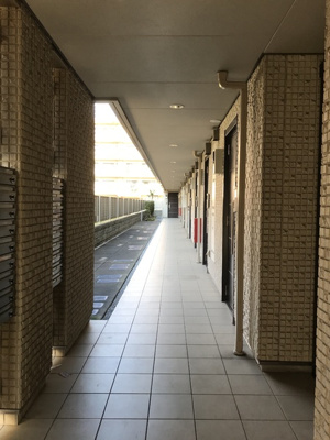 【その他共用部分】 | マストライフ浦安 | 共用廊下