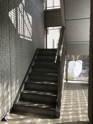 【その他共用部分】 | マストライフ浦安 | 共用階段