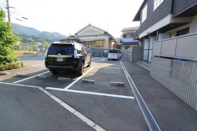 【駐車場】 | Ｌｅａｆ　Ｃｏｕｒｔ　Ｐｌａｚａ | 駐車スペースもあります