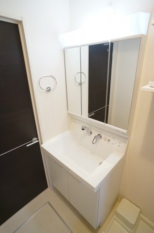 エルカミーノレアルの独立洗面台|参考、同建物・類似間取りの号室