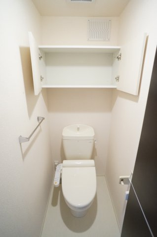 エルカミーノレアルのトイレ|清潔感のあるトイレです♪
参考、同建物・類似間取りの号室