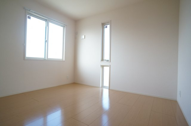 エルカミーノレアルの寝室|窓が多くて明るいです♪
参考、同建物・類似間取りの号室