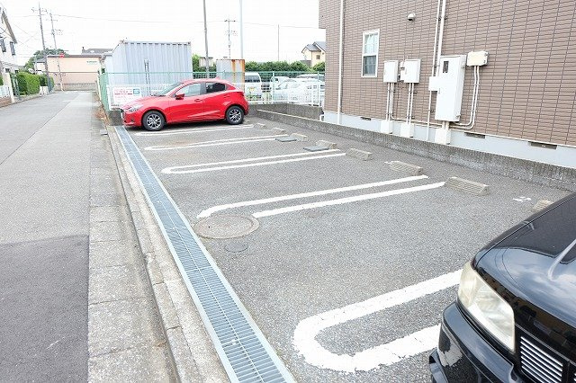 ラ・ペジブルの駐車場