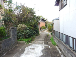 【前面道路含む現地写真】