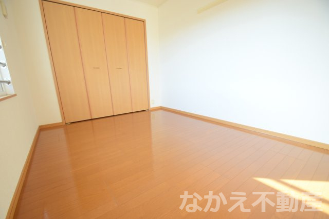 【寝室】 | 落ち着いた色調の寝室です