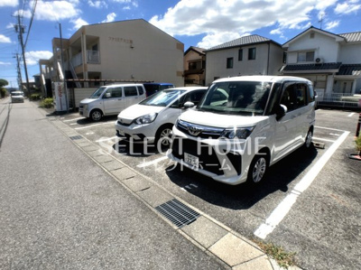 【駐車場】 | ファミリアス三浦 | 落ち着いて過ごせるお部屋なので、寝室にいかがでしょうか