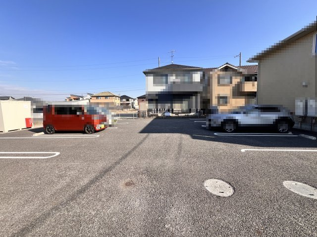 リヴィエールⅡの駐車場