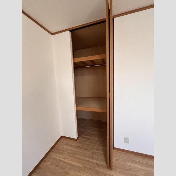 ソレジオ新町Aの収納