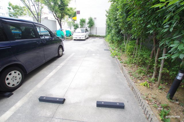 エスリード梅田北　仲介手数料無料の駐車場