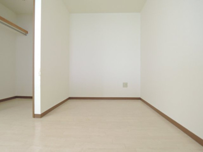 【子供部屋】 | フォレスト山崎 | 写真は同マンション別部屋