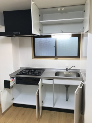 【キッチン】 | メゾンオウジガオカ | 三口コンロ、グリル付き