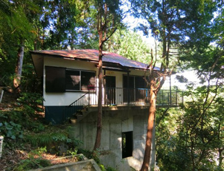 【外観】 | 自然に囲まれた落ち着きのある静かな環境です。