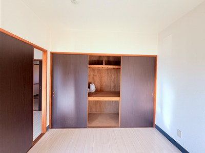 クイーンビーマンションイチバンカンの洗面所|スペースが確保できる洗面所です