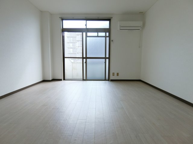 グリーンヒルハイツの居間・リビング