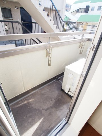 【バルコニー】 | クアルト初台(ＣＵＡＲＴＯ初台) | お洗濯にも便利なバルコニー付き