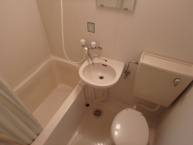 リバーヒルズ日吉の浴室|【参考】307号室の室内写真