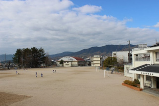 【周辺】 | 近隣に小学校がありお子様も通学しやすいです