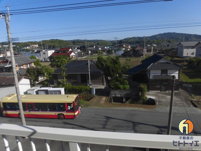 池田ハイツ2の周辺|前面道路はバスも通ります