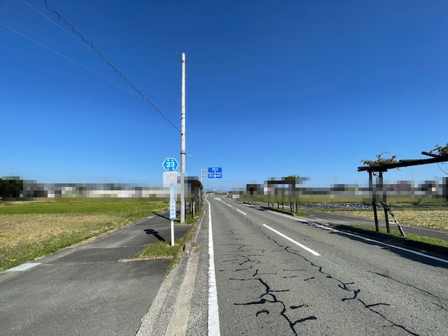 高島市安曇川町五番領91坪土地の前面道路含む現地写真|南東側公道　北行き