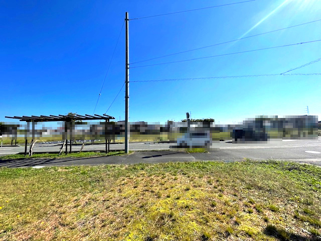 高島市安曇川町五番領91坪土地の展望|物件から前面道路（南東側公道）