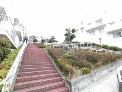 【周辺】 | サンハイツ新井町4号棟 | マンションの敷地内は緑にあふれております。