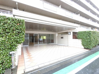【エントランス】 | シュロス保土ヶ谷 | 日勤管理できれいなマンションです。