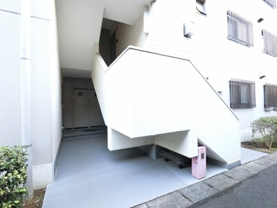 【その他共用部分】 | 保土ヶ谷スカイマンション | エレベーターもありますが、2階なので階段を使っても楽々お部屋まで行けます。