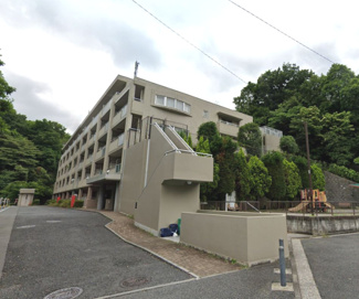 【外観】 | 階下に住居がなく小さなお子様がいても安心！
敷地内公園有・前面道路交通量少ないです。
