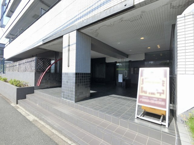 【エントランス】 | ベルヴィル杉田Ⅱ | エントランスです。
巡回管理ですがきれいに保たれて。