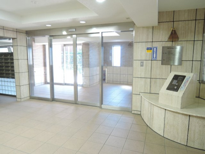 【その他共用部分】 | ルイシャトレ鶴ケ峰 | 防犯面でも安心のオートロック付。