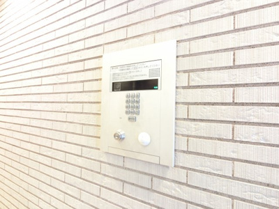 【エントランス】 | リストレジデンス鶴ヶ峰レイズ | オートロック付きのマンションです。
防犯面も安心です。
タッチキーになっているので楽ちんです。
