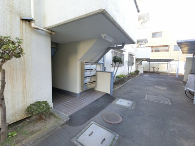 【エントランス】 | 二俣川クリスコーポ | マンションのエントランスです。