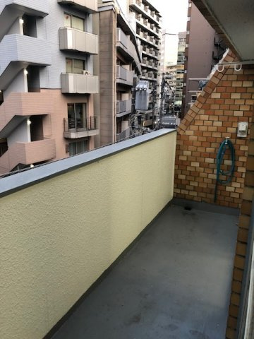 福田ビルのバルコニー