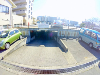 【駐車場】