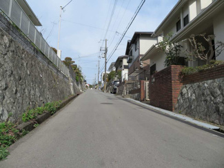 【前面道路含む現地写真】