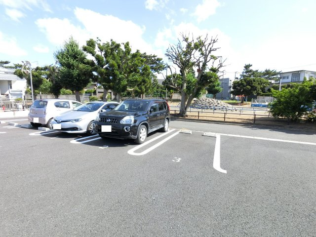 【駐車場】