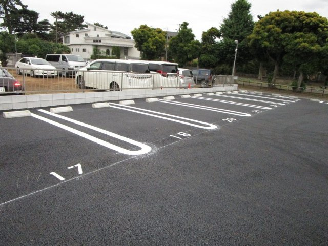 【駐車場】
