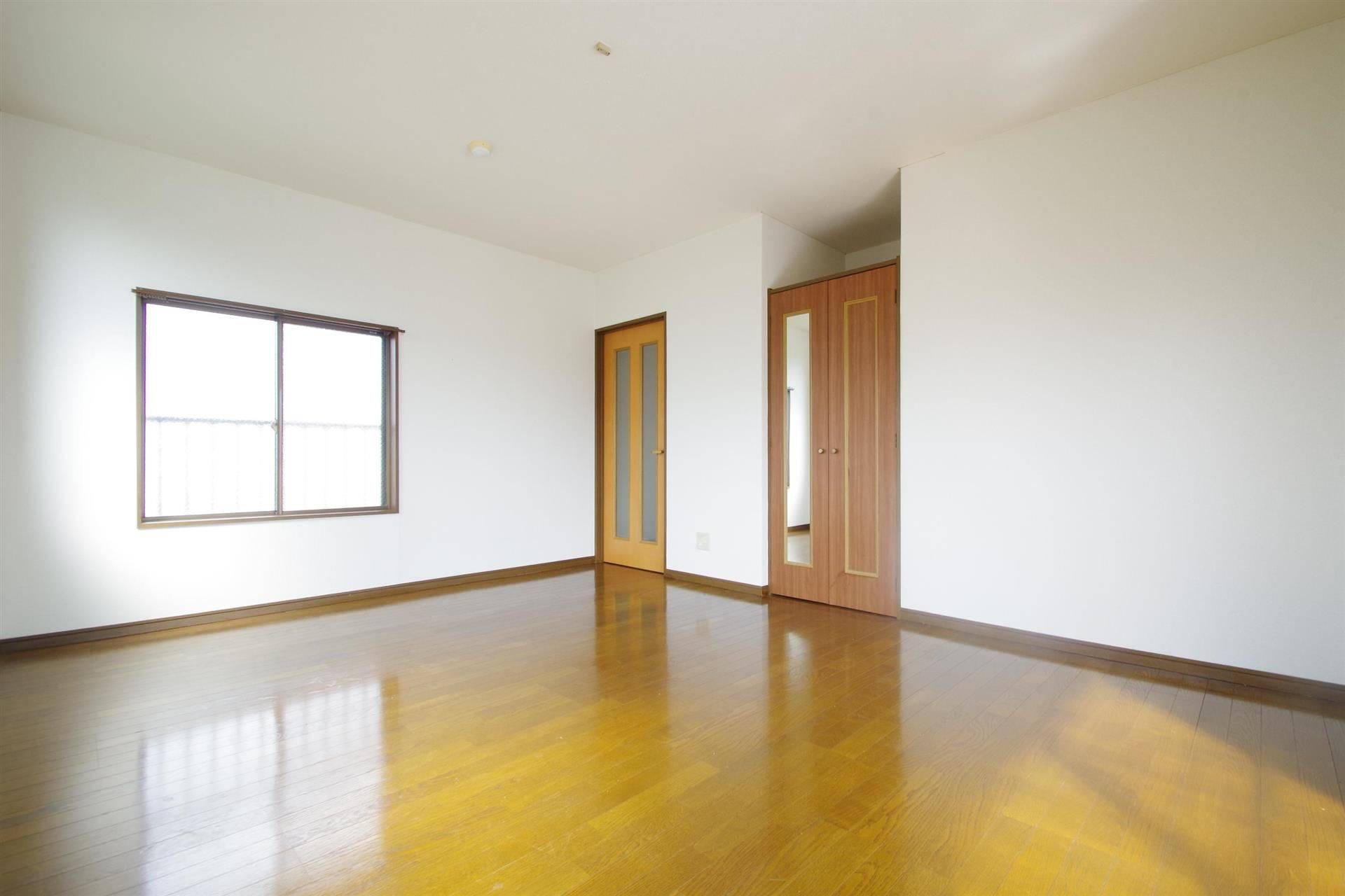 エリーナ新屋敷の居間・リビング