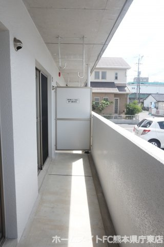 コンフォートREIWAのバルコニー