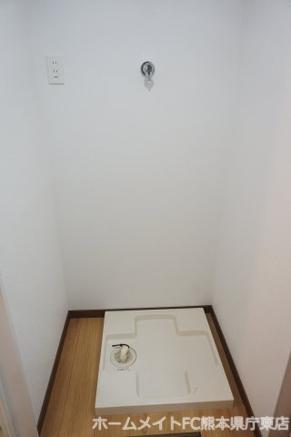 コンフォートREIWAの洗面所